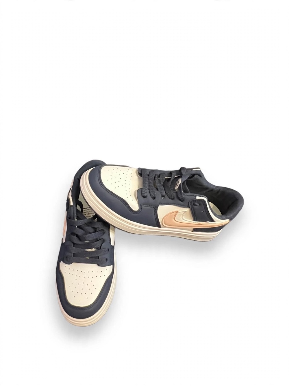 Nike Kids Low-Top Sneakers in Navy, Cream & Peach